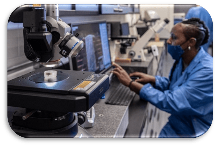 divsys employee doing microsection analysis