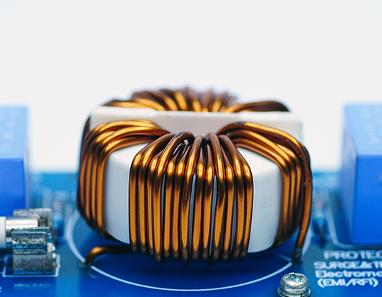 electronic components on a printed circuit board.Inductors detai